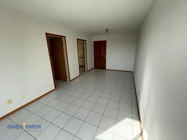 Apartamento 2 quartos e 1 banheiro, à venda, no bairro Estreito em Florianópolis
