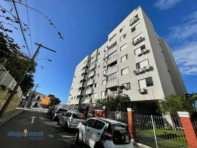 Apartamento 2 quartos e 1 banheiro, à venda, no bairro Estreito em Florianópolis