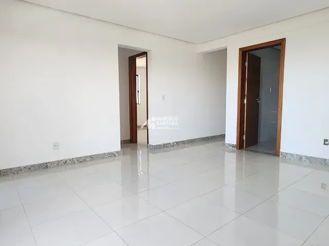 Apartamento 3 quartos e 1 banheiro, à venda ou para alugar, no bairro Candeias em Vitória da Conquista