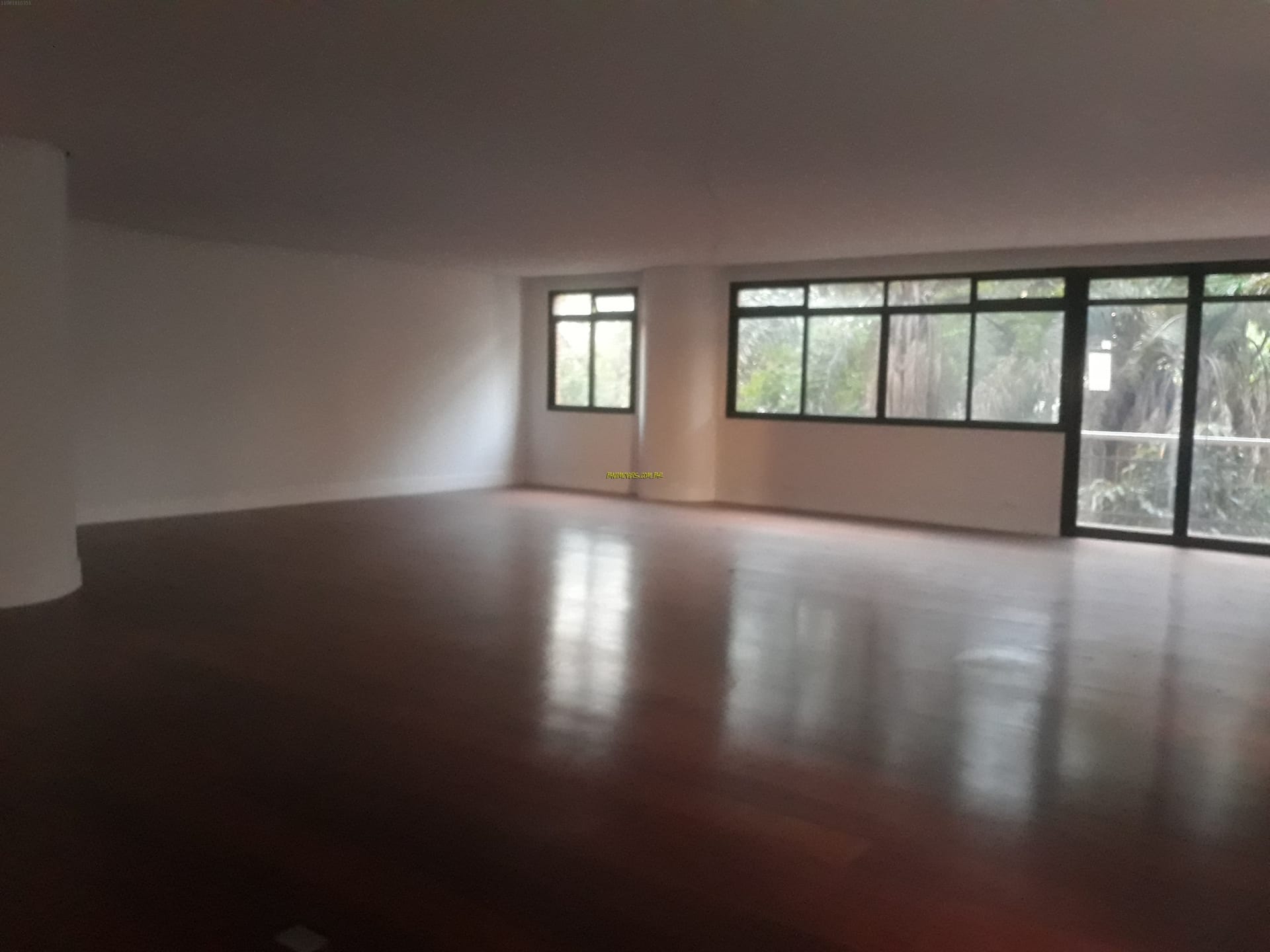 Apartamento à venda com 3 quartos, 235m² - Foto 4