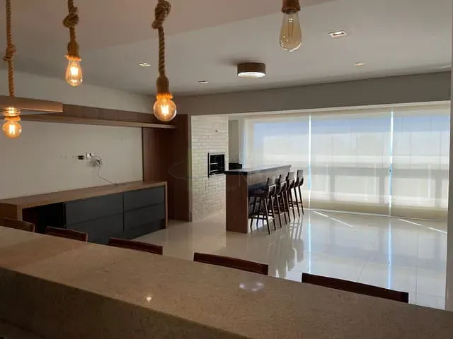 Apartamento com 223m² 2 quartos e 3 banheiros, à venda, no bairro Centro em Apucarana