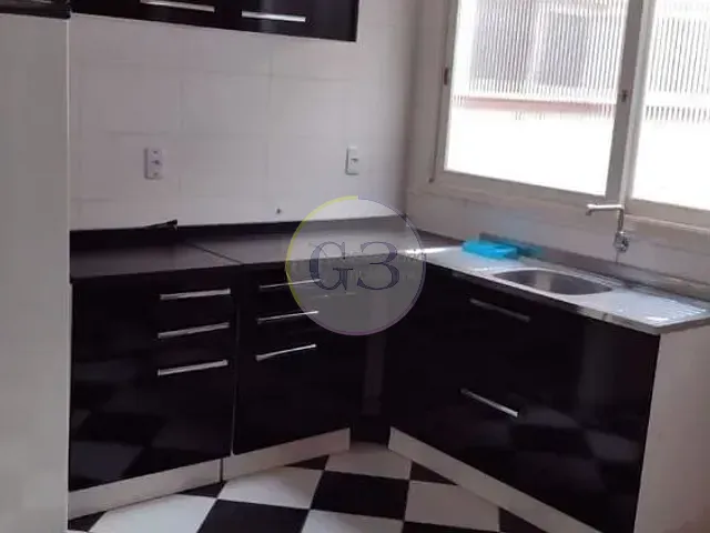 Apartamento 3 quartos e 2 banheiros, para alugar, no bairro Centro em Pelotas