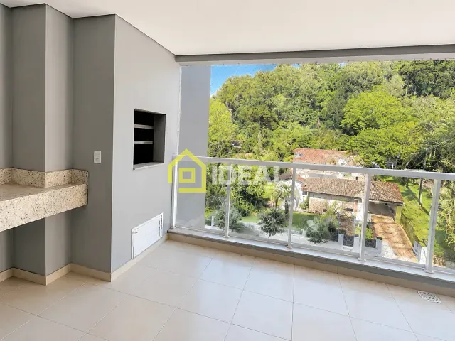 Apartamento 3 quartos e 2 banheiros, para alugar, no bairro Centro em Concórdia