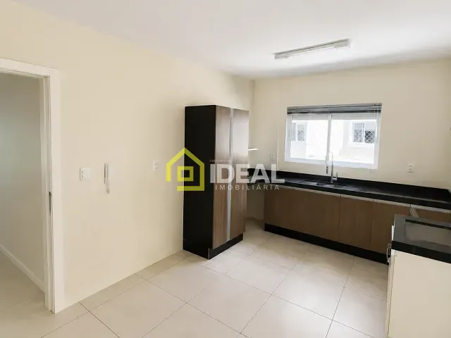 Apartamento 3 quartos e 2 banheiros, para alugar, no bairro Centro em Concórdia