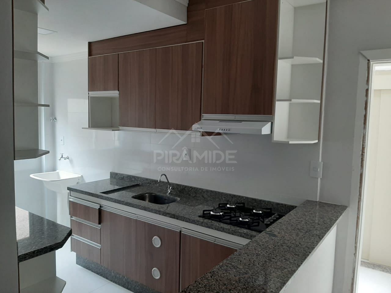 Apartamento à venda com 2 quartos, 70m² - Foto 3