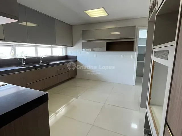 Apartamento 4 quartos e 5 banheiros, à venda, no bairro Jóquei em Teresina