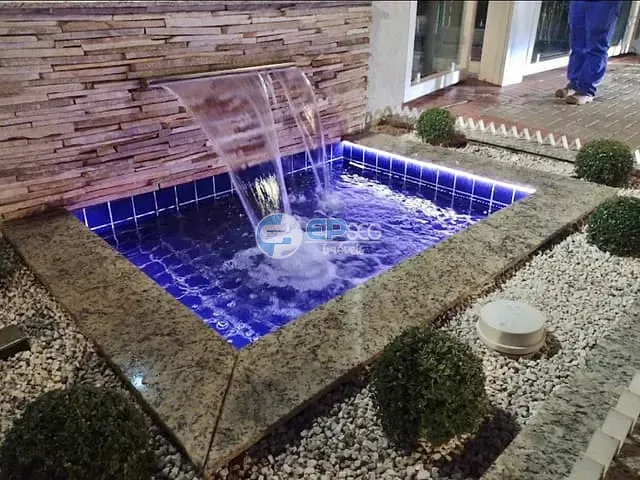 Apartamento 2 quartos e 1 banheiro, à venda, no bairro Chácara Manella em Cambé