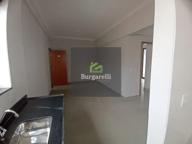 Apartamento 2 quartos e 1 banheiro, para alugar, no bairro Vila São Francisco em Lavras