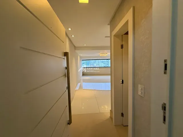 Apartamento 4 quartos e 6 banheiros, para alugar, no bairro Candeias em Vitória da Conquista