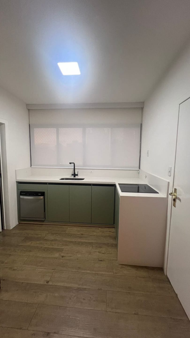 Apartamento à venda com 3 quartos, 165m² - Foto 3