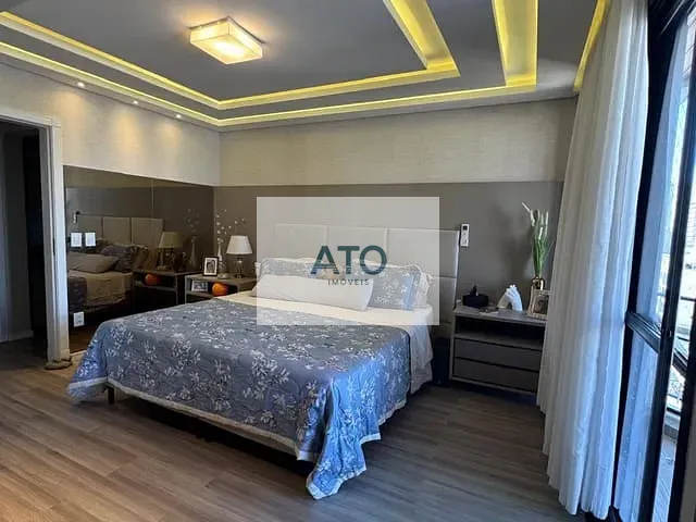 Apartamento com 320m² 4 quartos e 6 banheiros, à venda, no bairro Canto em Florianópolis