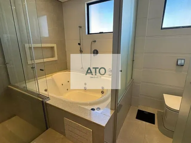 Apartamento com 320m² 4 quartos e 6 banheiros, à venda, no bairro Canto em Florianópolis