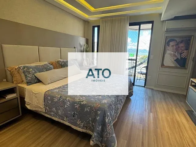 Apartamento com 320m² 4 quartos e 6 banheiros, à venda, no bairro Canto em Florianópolis