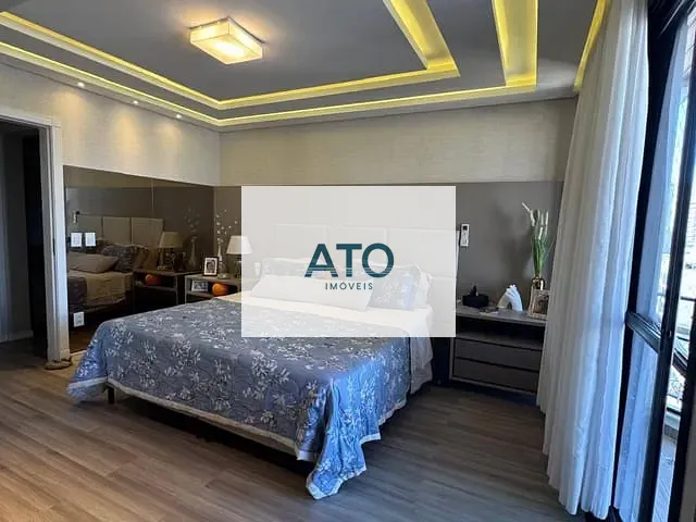 Apartamento com 320m² 4 quartos e 6 banheiros, à venda, no bairro Canto em Florianópolis