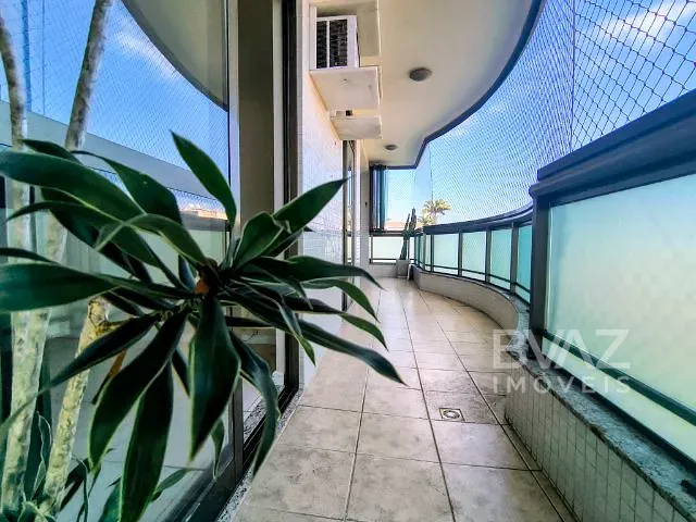 Apartamento 3 quartos e 2 banheiros, à venda ou para alugar, no bairro Centro em Cabo Frio