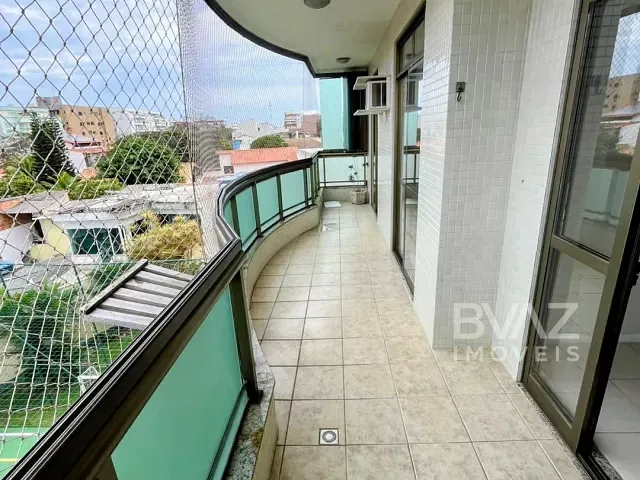 Apartamento 3 quartos e 2 banheiros, à venda ou para alugar, no bairro Centro em Cabo Frio