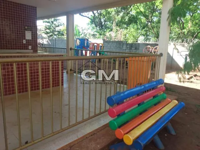 Apartamento 2 quartos e 1 banheiro, à venda, no bairro Conjunto Habitacional Sílvio Passalacqua em Rua Luiz Cropanese Spadaro Júnior