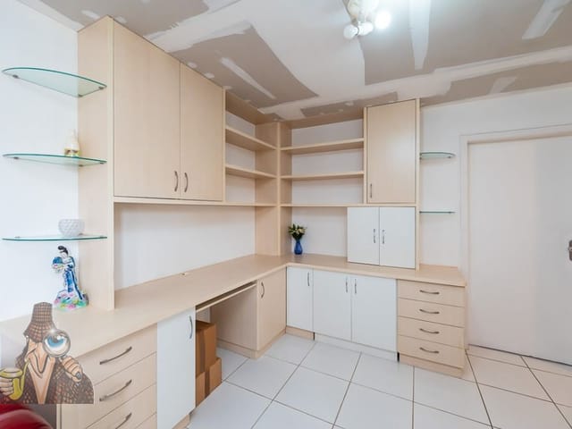 Apartamento 1 quarto e 1 banheiro, à venda, no bairro Centro em Curitiba