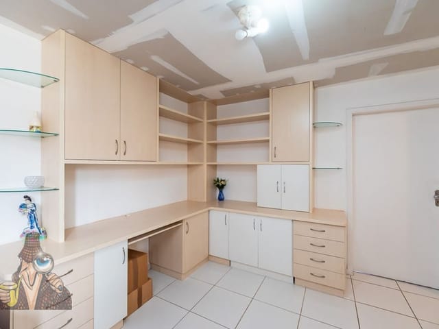 Apartamento 1 quarto e 1 banheiro, à venda, no bairro Centro em Curitiba