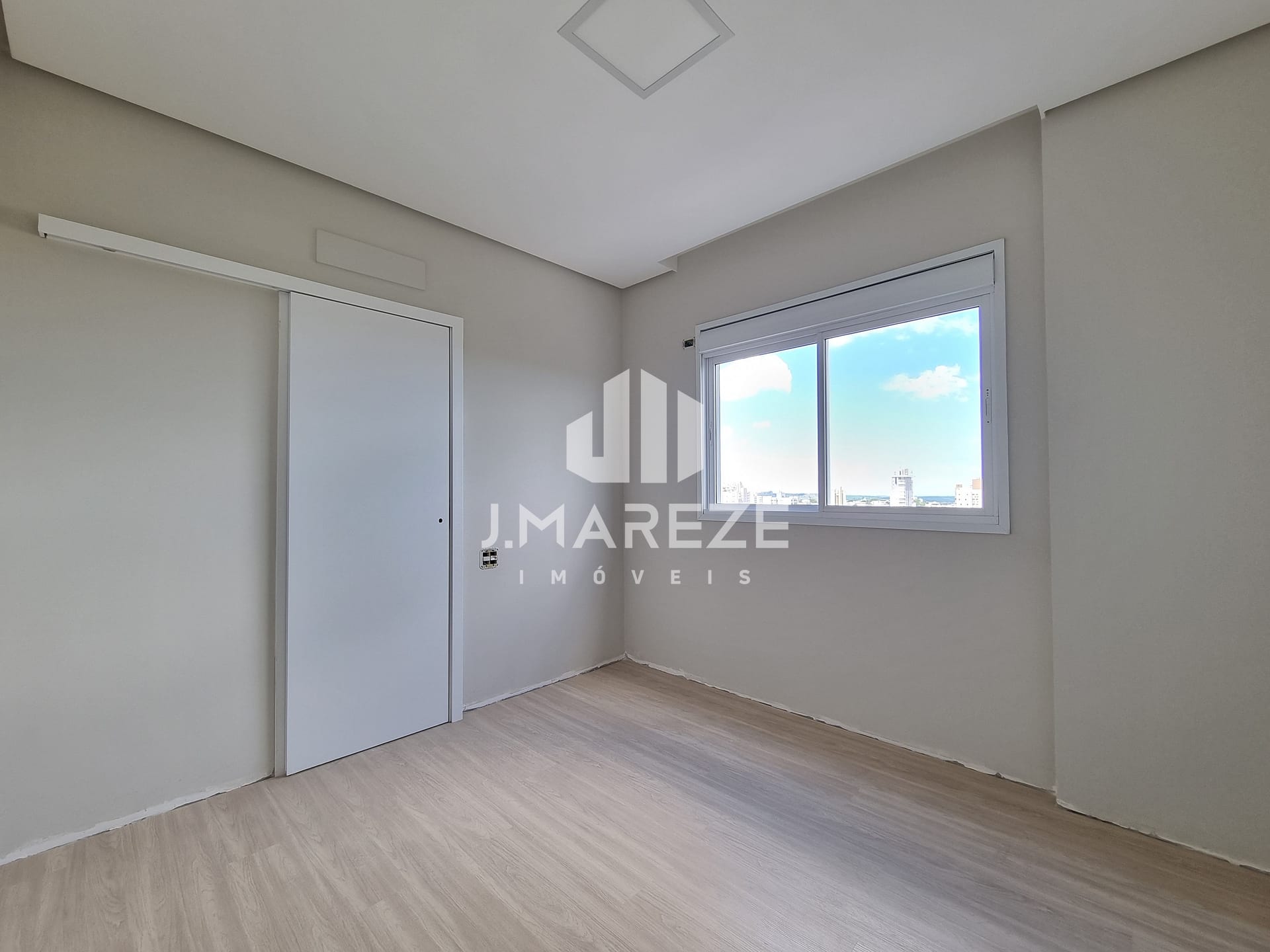 Apartamento à venda com 3 quartos, 127m² - Foto 9