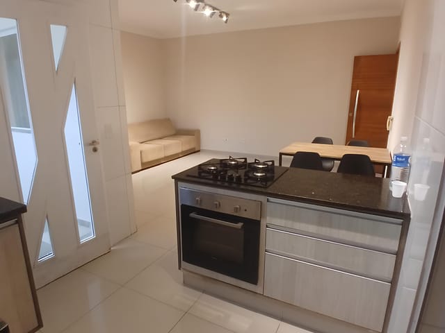 Apartamento 2 quartos e 1 banheiro, para alugar, no bairro Santa Maria em Santo André