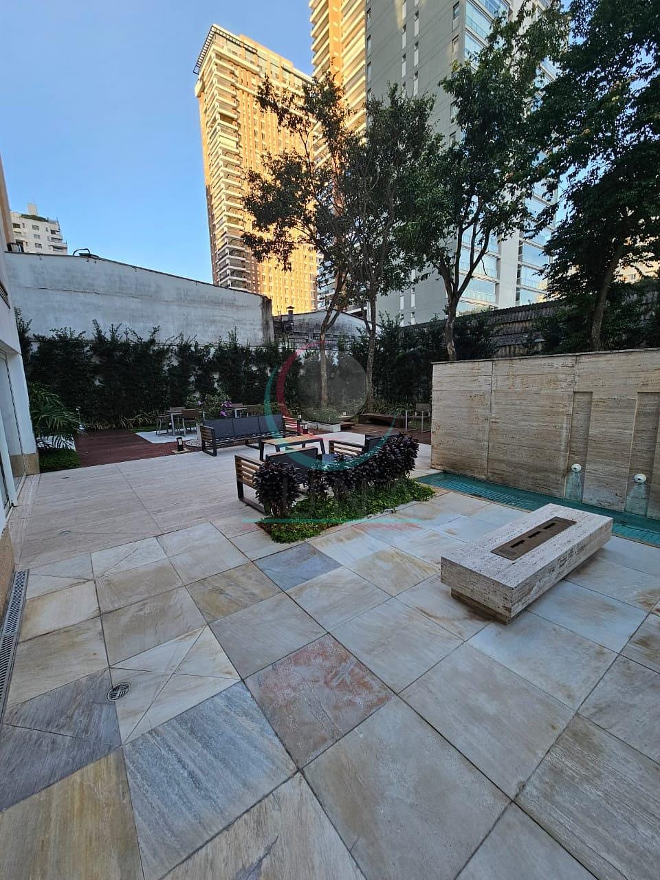 Apartamento à venda com 1 quarto, 93m² - Foto 28