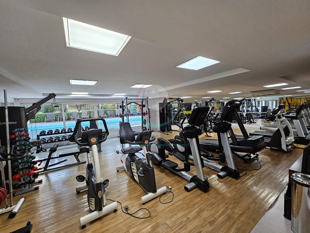 Apartamento à venda com 1 quarto, 93m² - Foto 34