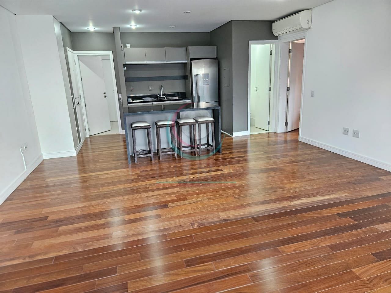 Apartamento à venda com 1 quarto, 93m² - Foto 8