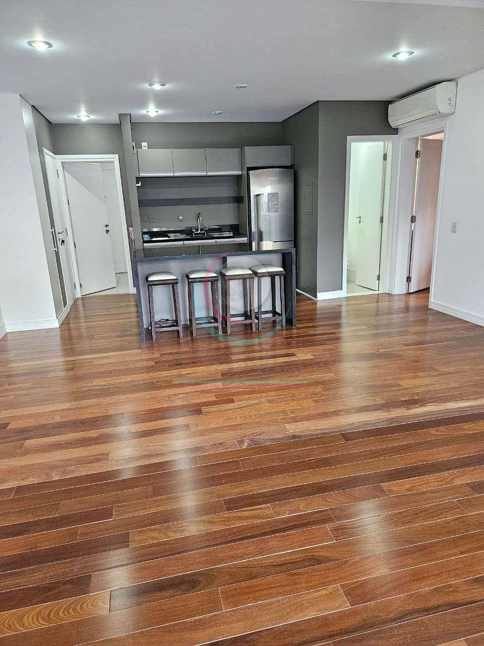 Apartamento à venda com 1 quarto, 93m² - Foto 3