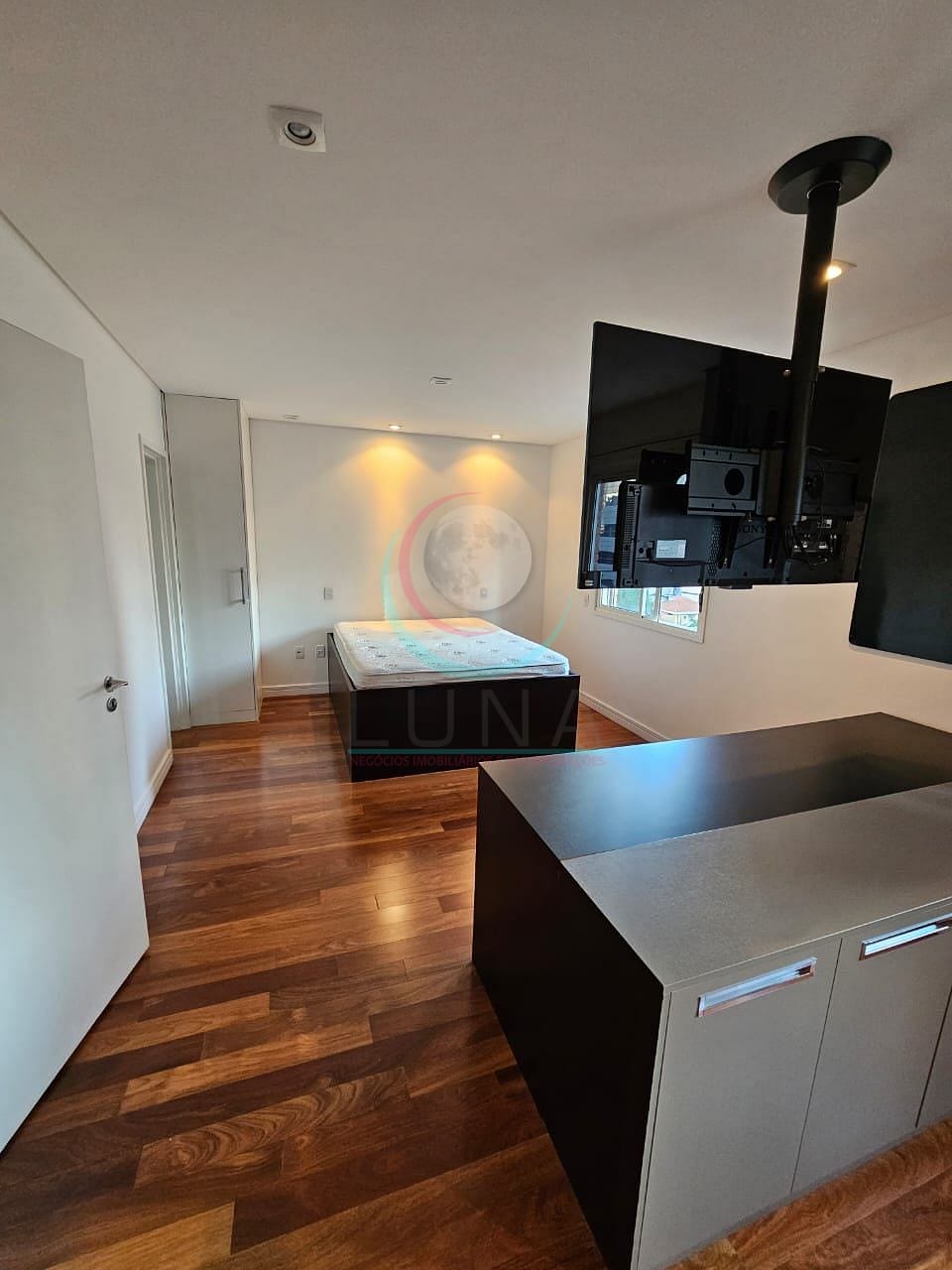 Apartamento à venda com 1 quarto, 93m² - Foto 52