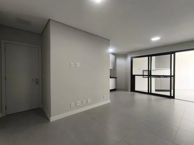Apartamento com 10m² 3 quartos e 2 banheiros, à venda, no bairro Centro em Londrina