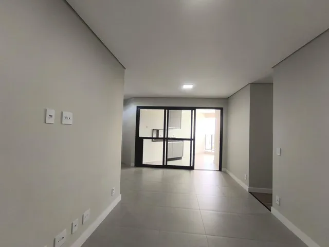 Apartamento com 10m² 3 quartos e 2 banheiros, à venda, no bairro Centro em Londrina