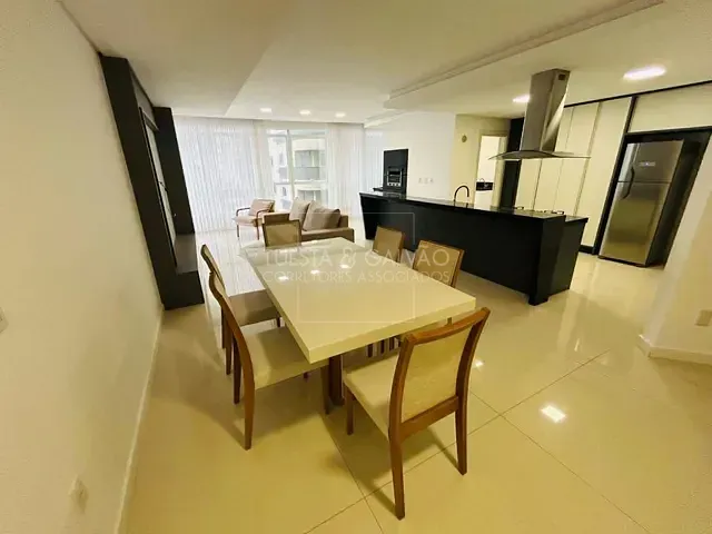 Apartamento com 190m² 4 quartos e 5 banheiros, à venda, no bairro Meia Praia em Itapema