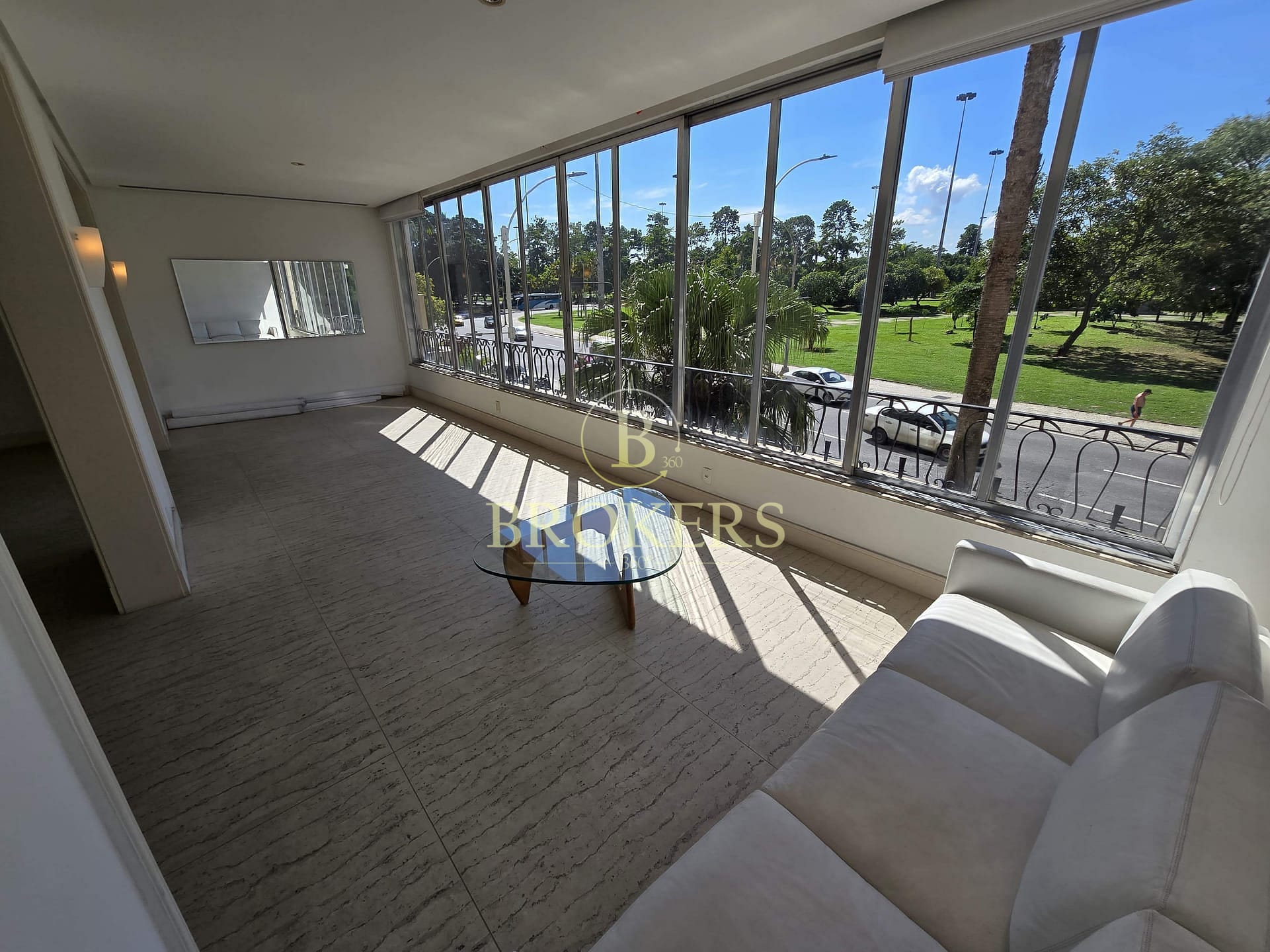 Apartamento garden à venda, Praia do Flamengo, varanda interna, salão em múltiplos ambientes, 3 quartos sendo 2 suítes master, copa cozinha - 305 m². 1 vaga.