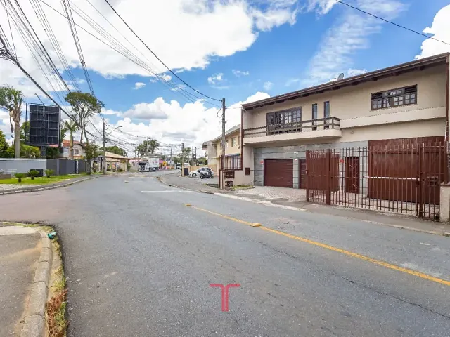 Apartamento com 250m² 3 quartos e 3 banheiros, para alugar, no bairro Santa Felicidade em Curitiba