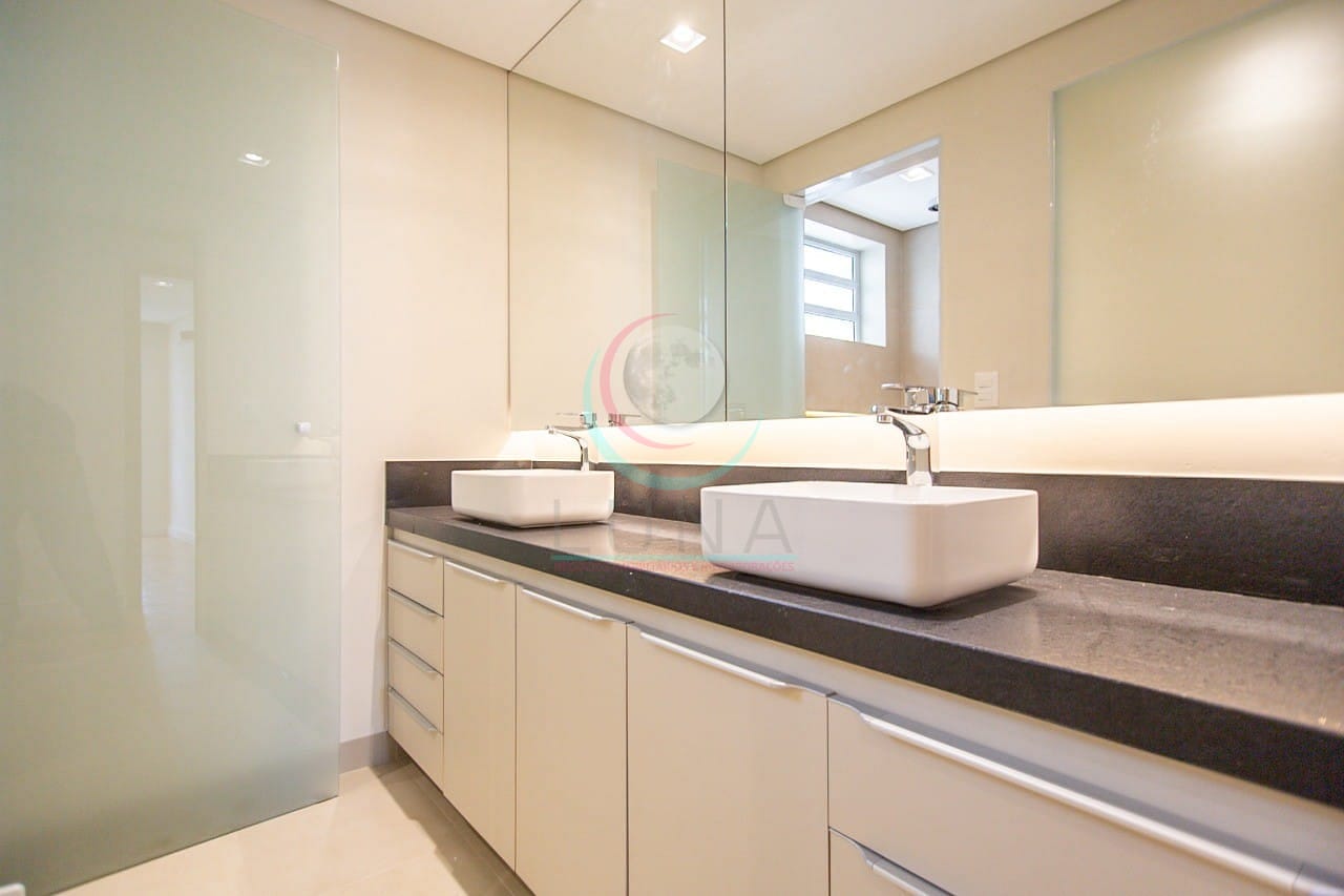 Apartamento para alugar com 2 quartos, 127m² - Foto 35
