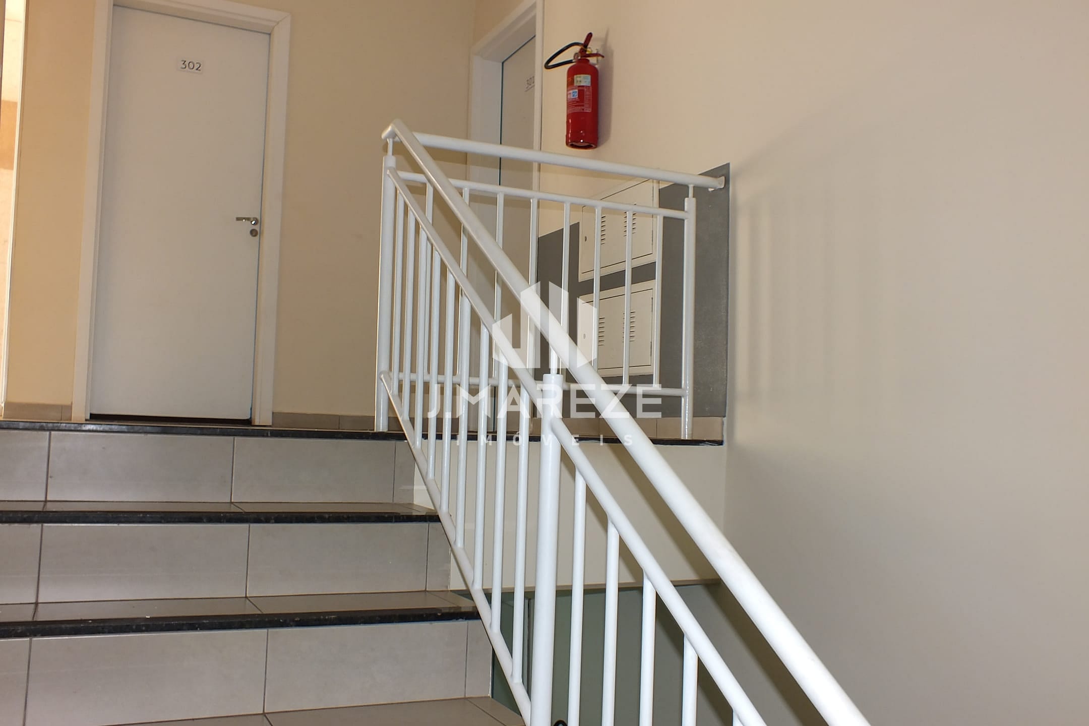 Apartamento à venda com 2 quartos, 70m² - Foto 10