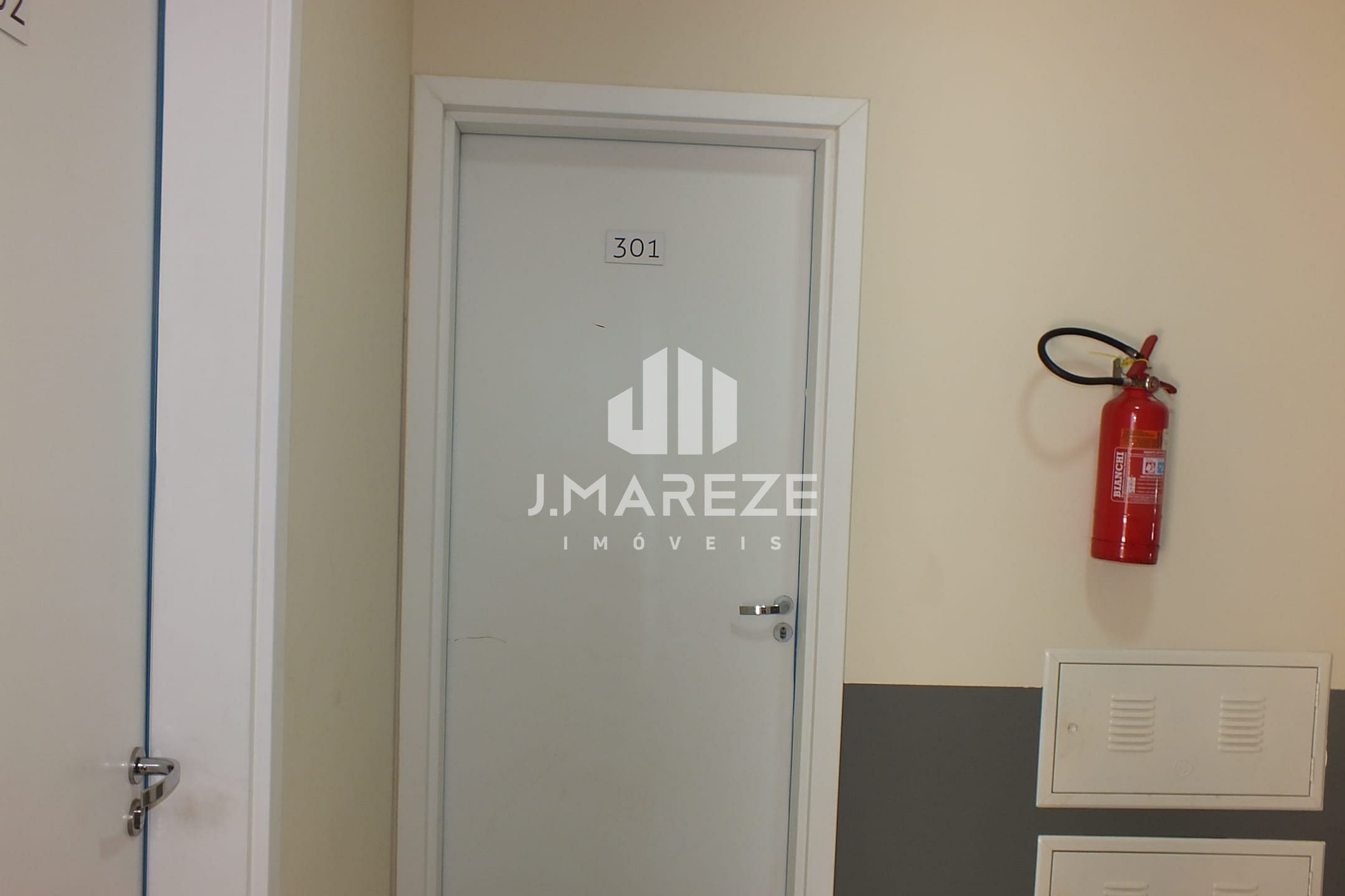 Apartamento à venda com 2 quartos, 70m² - Foto 11