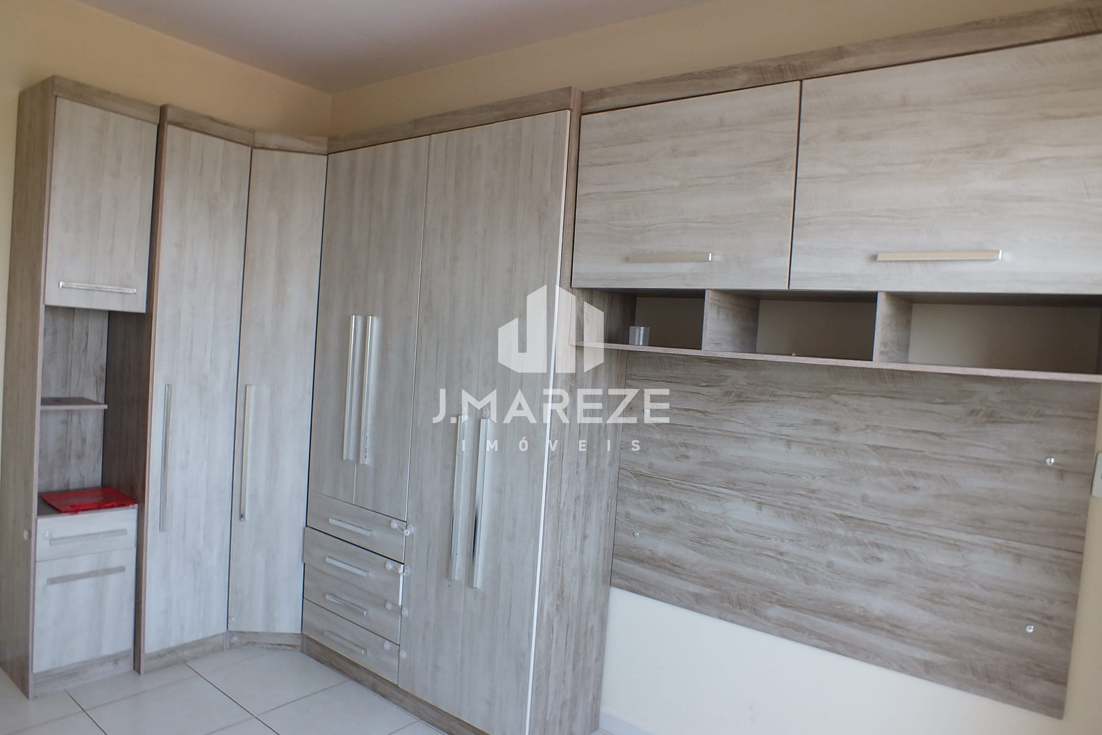Apartamento à venda com 2 quartos, 70m² - Foto 28