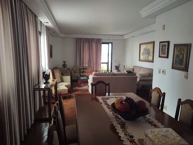 Apartamento 4 quartos e 4 banheiros, à venda, no bairro Centro em Londrina