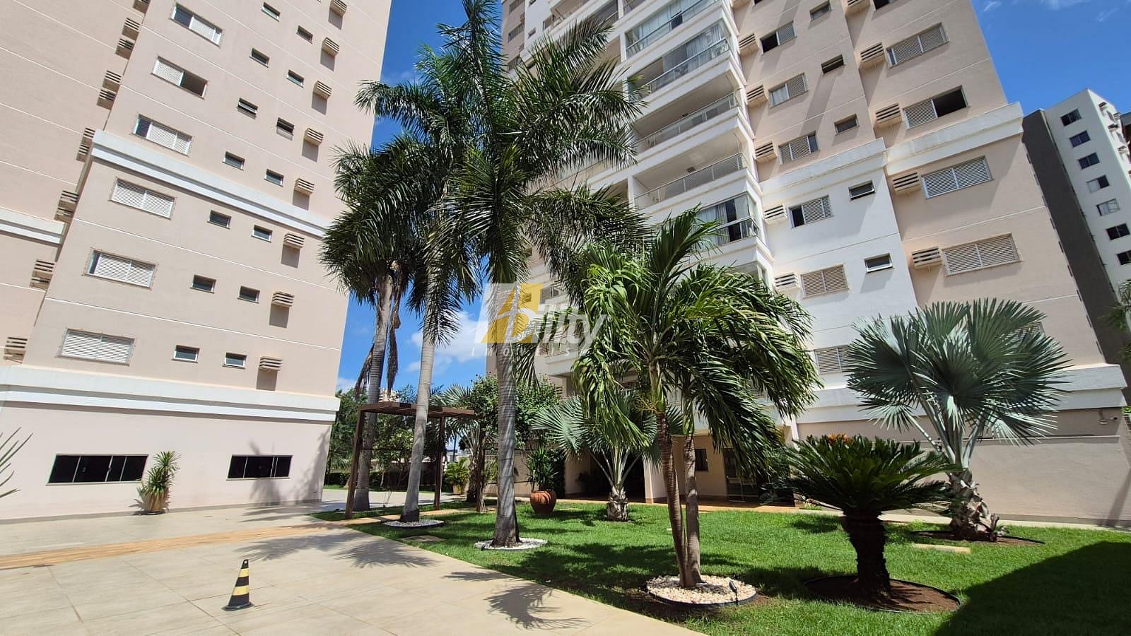 Apartamento à venda com 3 quartos, 160m² - Foto 2