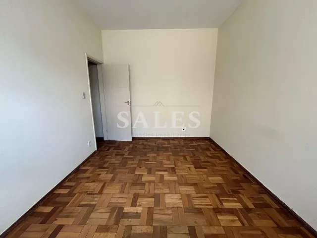 Apartamento com 50m² 2 quartos e 2 banheiros, para alugar, no bairro Centro em Juiz de Fora