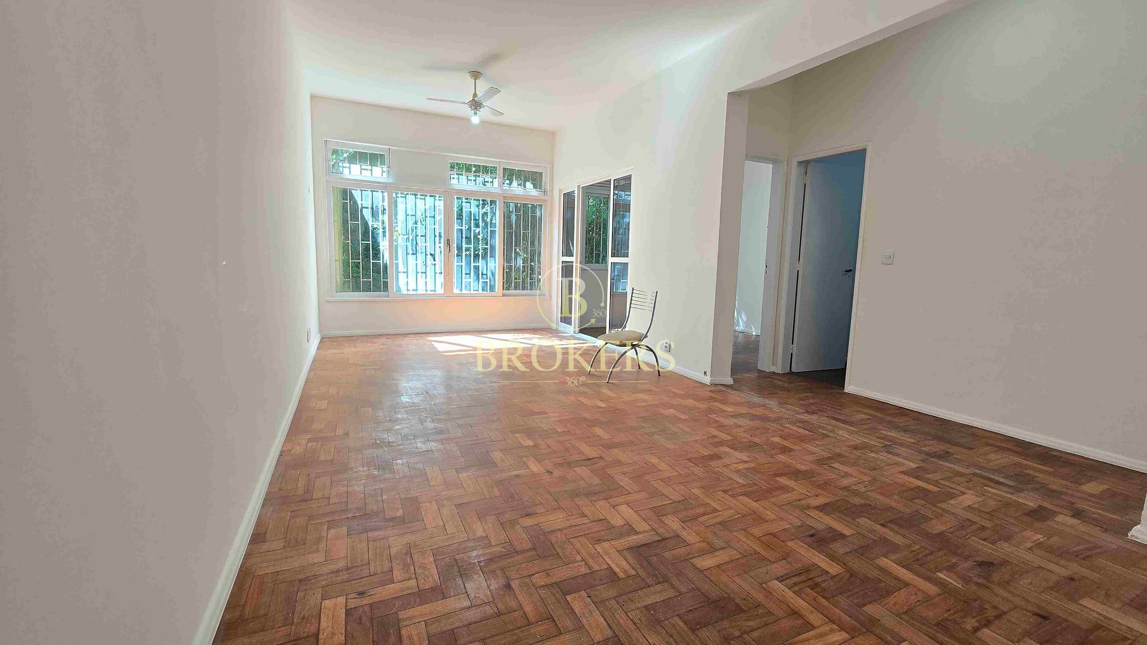 Apartamento à venda Rua Siqueira Campos - Copacabana. 3 quartos,  100 m². Aproximadamente 400 m da estação do metrô.