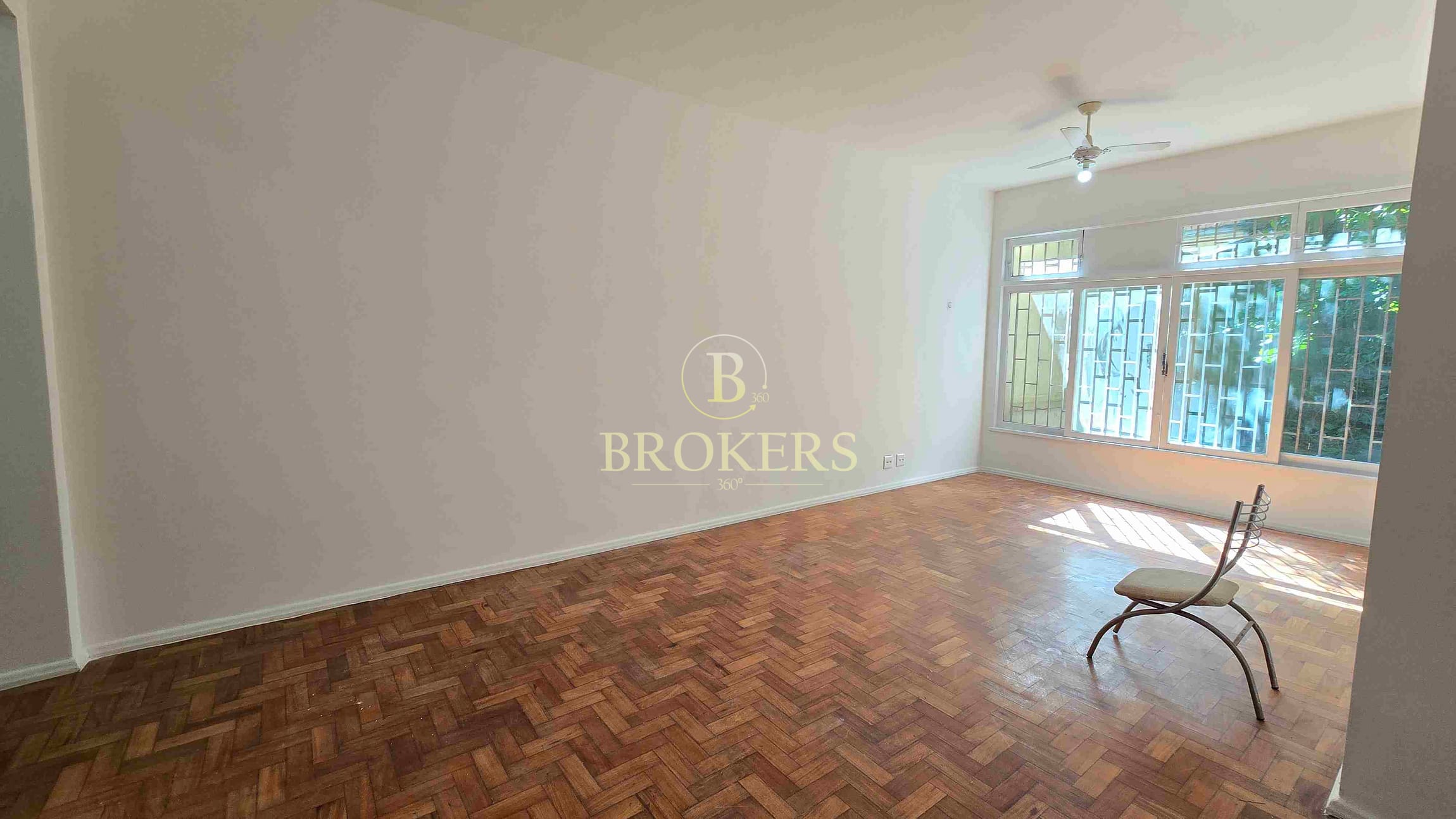 Apartamento à venda Rua Siqueira Campos - Copacabana. 3 quartos,  100 m². Aproximadamente 400 m da estação do metrô.