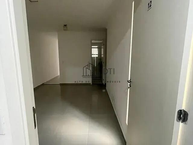 Apartamento 2 quartos e 1 banheiro, para alugar, no bairro Jardim Marica em Mogi das Cruzes
