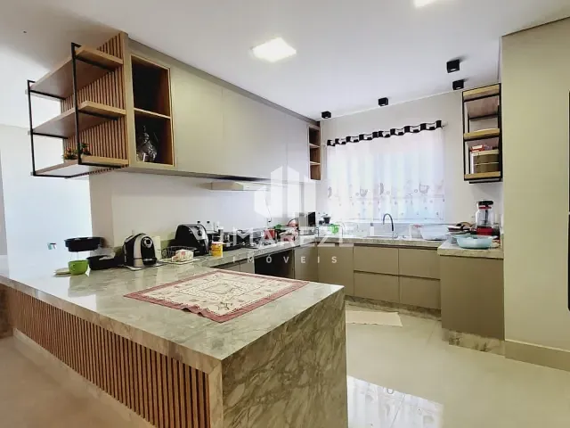 Apartamento com 209m² 3 quartos e 3 banheiros, à venda, no bairro Vila Feliz em Apucarana