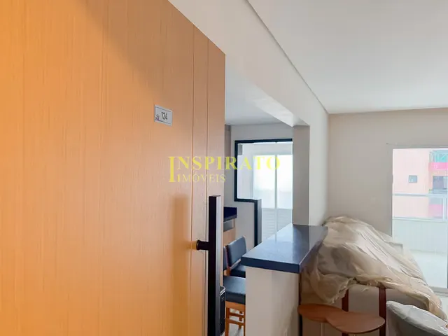 Apartamento 2 quartos e 2 banheiros, à venda ou para alugar, no bairro Caiçara em Praia Grande