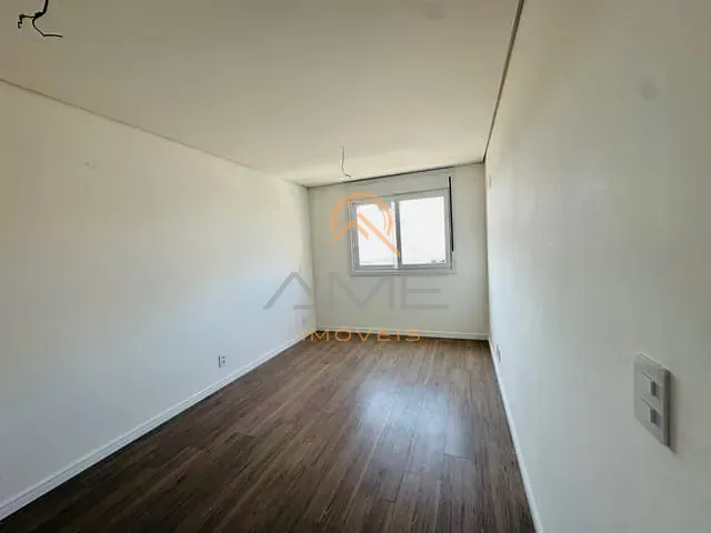 Apartamento 3 quartos e 2 banheiros, à venda ou para alugar, no bairro Centro em Pelotas