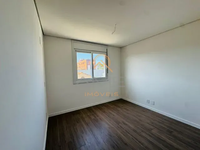Apartamento 3 quartos e 2 banheiros, à venda ou para alugar, no bairro Centro em Pelotas