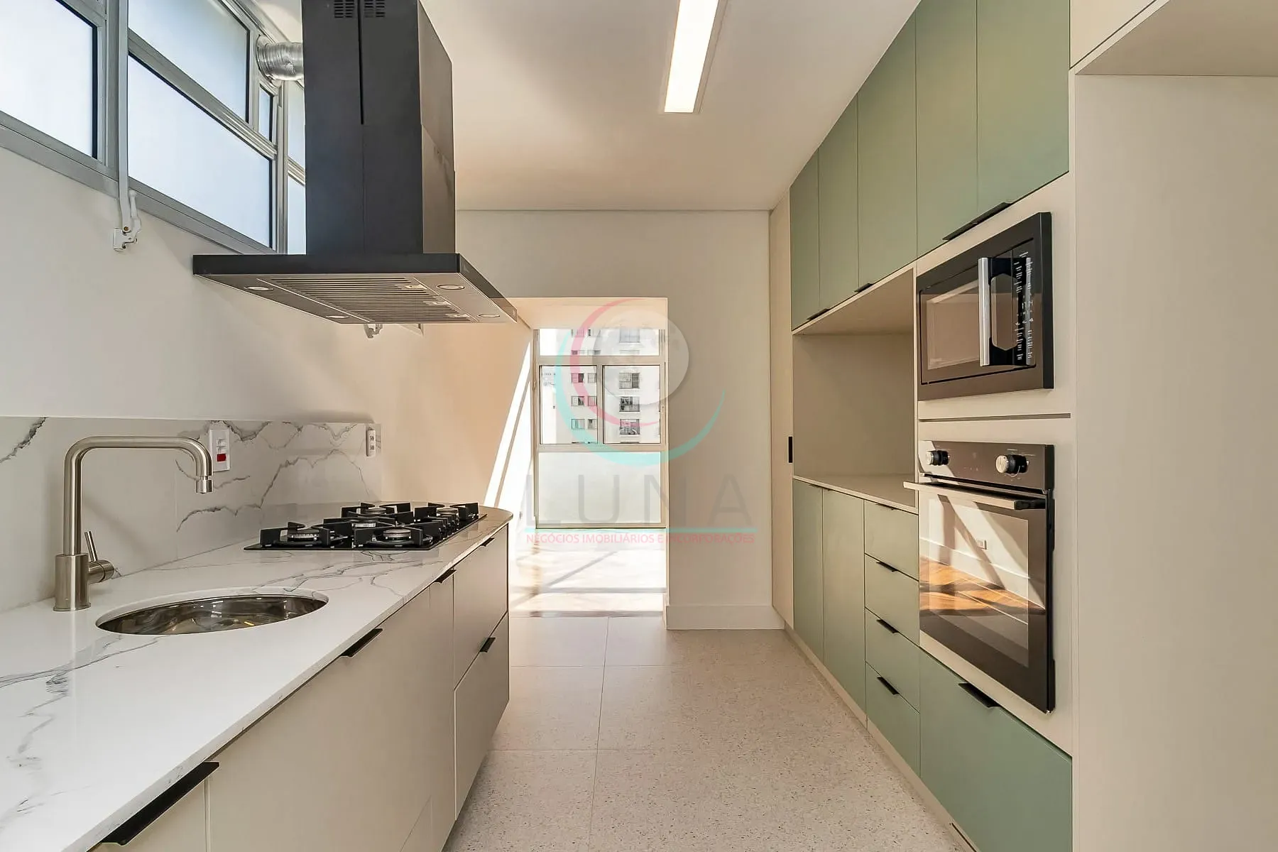 Apartamento, 3 quartos, 233 m² - Foto 2